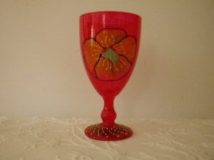 Vase sur pied peint rouge