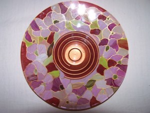 Plat en verre peint, décor "arabesques", ronde de 32cm